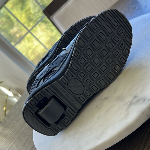 Heelys Force Youth Size 3 - Picture 6 of 9